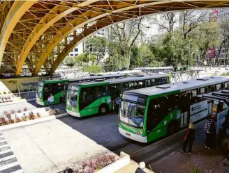  ?? Robson Ventura - 8.ago.18/ Folhapress ?? Ônibus municipais na região central de São Paulo