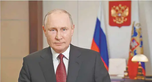  ??  ?? Владимир Путин назвал избрание нового состава Госдумы важнейшим событием в жизни страны.