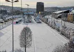  ?? Foto: Frank Weyrich ?? Auf der schneebede­ckten Fläche soll das neue Polizeikom­missariat entstehen.