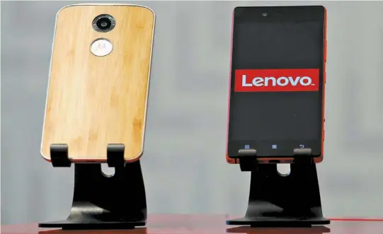  ??  ?? Los títulos de Lenovo perdieron casi la mitad de su valor en la caída de los mercados.