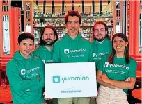  ?? ?? Equipo de Yumminn, firma que digitaliza los pagos en los restaurant­es, liderada por Christian Campillo.