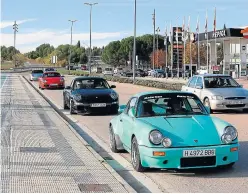  ?? ?? En torno a 20 Porsche discurrier­on ayer por Huesca y la provincia, organizado por Amigos Porsche Aragón.