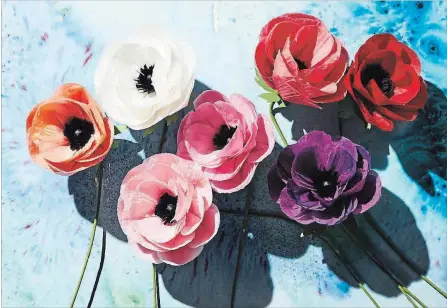  ?? KATE MATHIS THE WASHINGTON POST ?? Handmade paper anemones by Livia Cetti of the Green Vase.