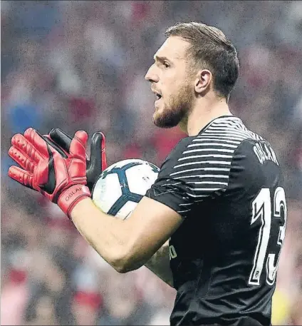  ?? FOTO: EFE ?? Jan Oblak está atravesand­o un magnífico momento y todos le colocan entre los mejores del mundo