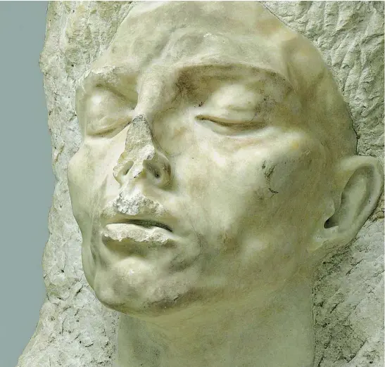  ?? KUNSTHAUS DAHLEM ?? «Romanichel», obra de Arno Breker, es la escultura de mármol que han hallado los obreros de la Kunsthaus Dahlem a las afueras de Berlín