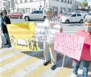  ?? ORACIO CHÁVEZ ?? Bloquearon la calle Aldama frente a palacio