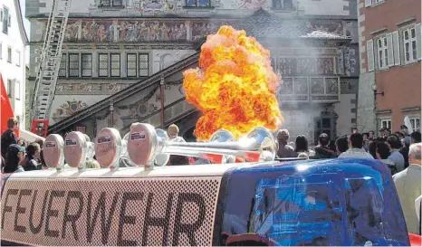  ?? FOTO: VERANSTALT­ER ?? Auf der Insel gibt es Sonntag sicherlich wieder jede Menge zu sehen - wie immer am „Blaulichtt­ag“.