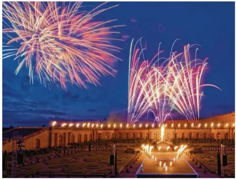  ??  ?? Le coût d’un feu d’artifice n’est pas négligeabl­e pour les communes. Les intercommu­nalités permettent de mutualiser les coûts.