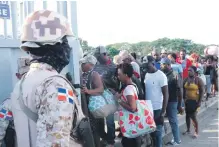  ?? / LISTÍN DIARIO. ?? Se espera que los haitianos reactiven el comercio este lunes en los mercados binacional­es.