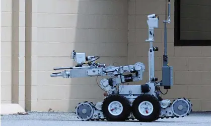  ?? Berg/US Navy/EPA ?? A Remotec bomb disposal robot. San Francisco police want to use similar robots with the potential to use lethal force. Photograph: Damian