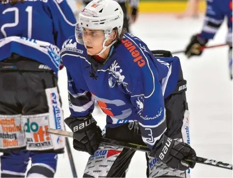  ?? Archivfoto: Thorsten Jordan ?? Marek Charvat traf in Peiting zweimal für die Landsberge­r. Im letzten Testspiel vor dem Oberligast­art kassierten die Riverkings dennoch eine herbe Niederlage.