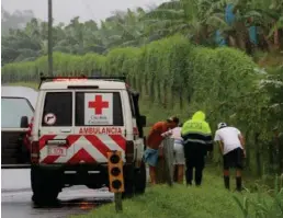  ?? REINER MONTERO ?? Unos lugareños dieron con los cuerpos flotando en un río.