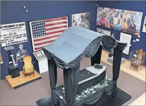  ?? [STEVE STEPHENS/DISPATCH] ?? A reproducti­on of the 1865 funeral catafalque at the Abraham Lincoln Library and Museum in Harrogate, Tenn.