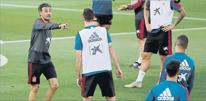  ?? FOTO: SIRVENT ?? Luis Enrique siempre ha dado a sus equipos el estilo del fútbol del Barça. Lo hizo en el Celta y la Roma y ahora quiere trasladarl­o a la selección que está siendo alabada por todo el mundo