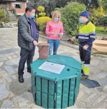  ?? ?? Los compostero­s permiten generar compost en los propios domicilios.