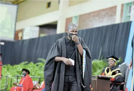  ?? /SETHU DLAMINI ?? An emotional University of KwaZulu-Natal graduate Dumisani Ngobese weeps as he walks off the stage after he had been capped with a bachelor’s degree last week.