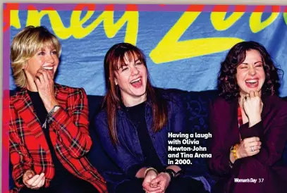  ??  ?? Having a laugh with Olivia Newton-john and Tina Arena in 2000.