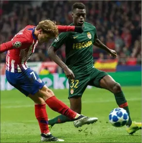  ??  ?? Antoine Griezmann qui a inscrit le second but madrilène hier soir, dans un match où la jeunesse de Massengo autant que l’expérience de Falcao n’auront pas suffi à peser sur le résultat. (Photos AFP/EPA)