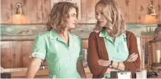  ??  ?? Shelly (Mädchen Amick, left), and Norma (Peggy Lipton) look like they’re still waiting tables and serving damn fine coffee.