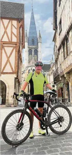  ?? Fotos: privat ?? Das Stadtzentr­um von Dijon gefällt Jean Asselborn sehr gut. Die Stadt war ein Etappenzie­l seiner Sommertour 2022.