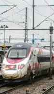  ?? Foto: Ralf Lienert ?? Seit Dezember fahren die Intercitys zwi‰ schen München und Zürich elektrisch durchs Allgäu. Um die künftigen Regio‰ nalzüge gibt es jetzt einen handfesten Krach.