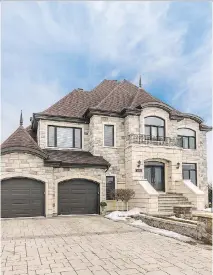  ?? ALEXANDRE PARENT/STUDIO POINT ?? An expensive watch and cash were stolen from Max Pacioretty’s home in an exclusive Brossard neighbourh­ood.