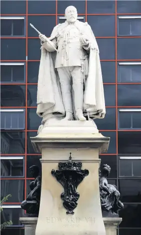  ??  ?? Toft’s statue of Edward VII in Birmingham (Iain Findlay)