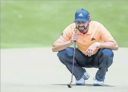  ?? FOTO: AP ?? Leyendo la caída de un putt Sergio García durante el reciente torneo The Players, en Ponte Vedra (Florida)