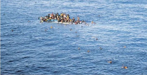  ?? BILD: SN/APA/EPA/OPIELOK OFFSHORE CARRIERS ?? Nach den schlimmen Flüchtling­sdramen im Mittelmeer ist die europäisch­e Politik gewaltig unter Druck.