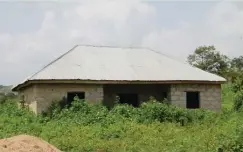  ?? Photo Abdul Musa ?? An uncomplete­d police outpost constructe­d by the residents