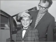  ??  ?? Dave Brubeck, the American jazz musician, and his 13-year-old son Christophe­r, in 1961.