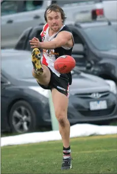  ??  ?? KEY: Toohey Medallist Sam Clyne is a critical running player for Horsham Saints. Picture: PAUL CARRACHER