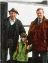  ??  ?? Drei Generation­en: Toni Steber (links) mit seinem Sohn Wolfgang und vorn dessen Sohn Manuel Ste ber.