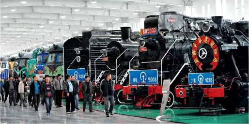  ??  ?? Le Musée des chemins de fer de Shenyang retrace l’histoire des chemins de fer en Chine depuis un siècle.