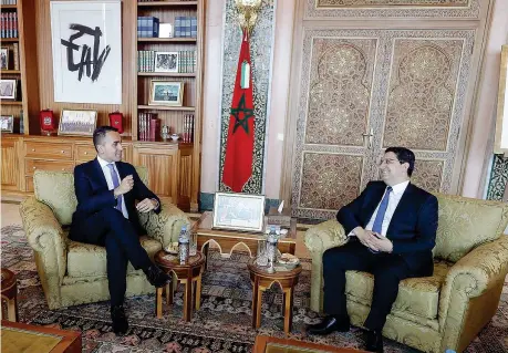  ?? (Ansa) ?? Marocco
Il ministro degli Esteri Luigi Di Maio, 33 anni, con il suo omologo marocchino Nasser Bourita, 50, durante il loro incontro di ieri a Rabat