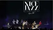  ?? (Photo E. O.) ?? La billetteri­e du Nice Jazz Festival – ici en 2021 lors de la venue de Thomas Dutronc – ouvre ses portes à partir d’aujourd’hui place Masséna.