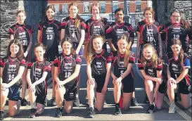  ?? ?? The Coláiste Fionnchua 1st Year girls basketball team, who have qualified for the next round of their class year competitio­n.