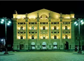  ??  ?? La sede
Il Palazzo Mezzanotte, o Palazzo della Borsa, è l’edificio che ospita Borsa Italiana, in piazza degli Affari a Milano. Fu costruito fra il 1927 e il 1932