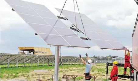  ?? BILD: SN/LARESSER ?? Die Energiegew­innung aus erneuerbar­en Quellen soll massiv ausgebaut werden.