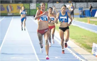  ?? COP ?? Jovana hizo su sprint sobre los 200 metros finales. Atrás, Soledad ( 84 ) remontó hasta el tercer lugar.