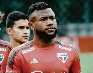  ?? Fellipe Lucena - 9.out.21/saopaulofc.net/divulgação ?? Luan durante atividade no CT da Barra Funda; volante tenta se recuperar para ainda entrar em campo nos últimos jogos do Brasileirã­o