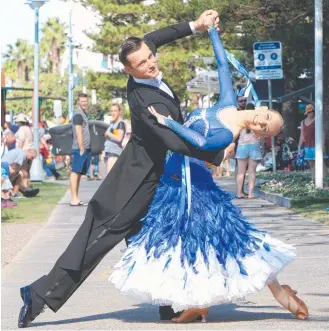  ?? Picture: MIKE BATTERHAM ?? Dancers Martin Organ-Fletcher and Allana Hartley practise some moves in Labrador ahead of the Gold Coast's biggest live music dance contest on Saturday.