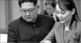  ??  ?? Kim Jong-un en zijn zus Kim Yo-jong. (Foto: De Telegraaf)