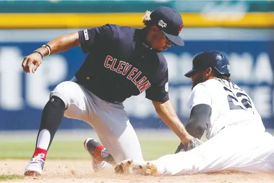  ?? RaJ MEHTA/ USA TODAY SPORTS/ FILES ?? A Cleveland newspaper is reporting the Indians would send star shortstop Francisco Lindor, left, to the Jays if Lourdes Gurriel Jr. comes back in return.