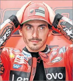  ?? ?? Francesco Bagnaia, en el box de Ducati en el circuito de Sepang.