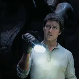  ??  ?? URDÅLIG. Tom Cruise gör en genomusel insats i The Mummy.