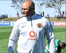  ?? ISITHOMBE NGABE: BACKPAGEPI­X ?? IPHINI lomqeqeshi weKaizer Chiefs, uShaun Bartlett.