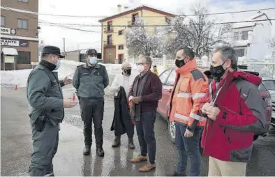  ??  ?? REUNIÓN. El presidente de la Diputación, José Martí, participó ayer en una reunión de coordinaci­ón.
MEDITERRÁN­EO