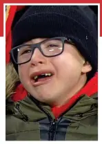  ?? SKY SPORTS ?? Anguish: the tearful boy