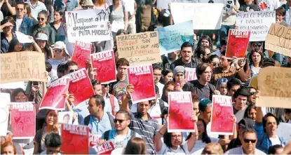  ?? NACHO REYES ?? En Guadalajar­a protestaro­n por el secuestro de tres estudiante­s de cine en el municipio de Tonalá.